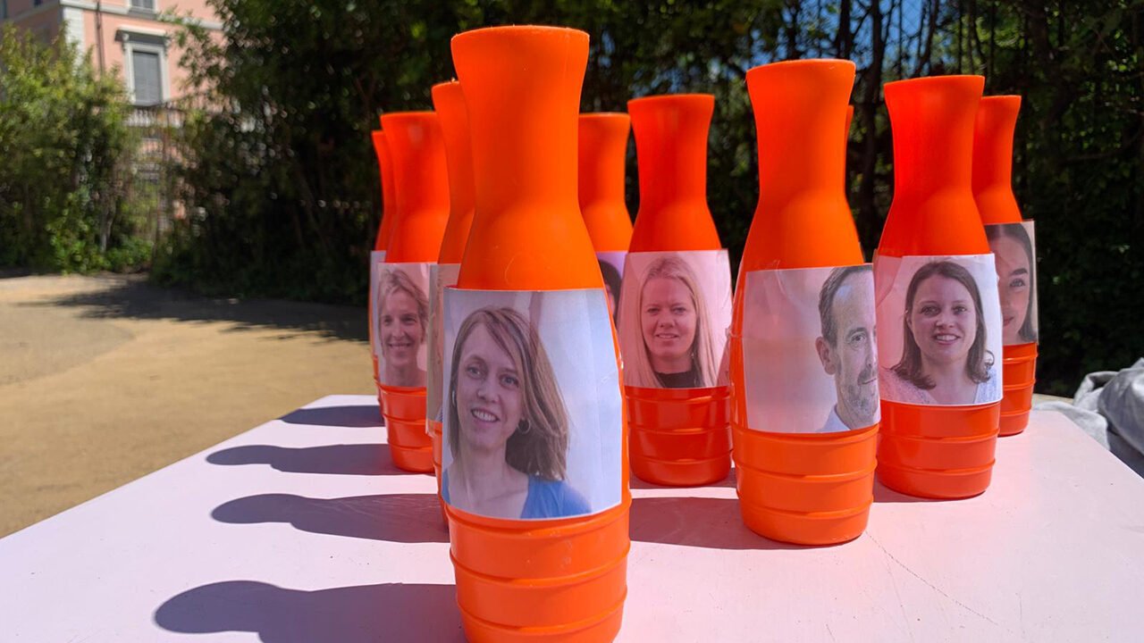 Poffertjes, kaasblokjes en heel veel oranje